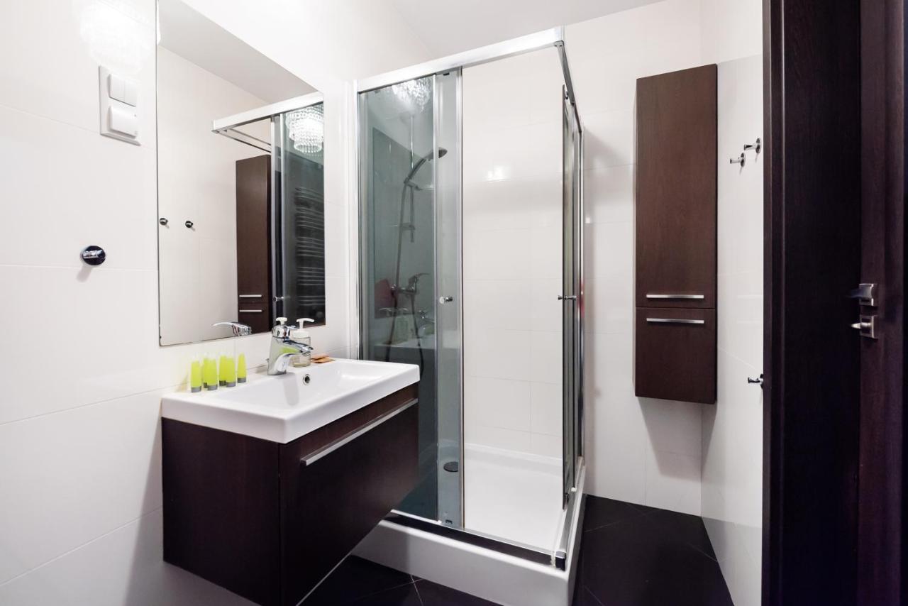 Wola Pleasure Place Apartment Warschau Buitenkant foto